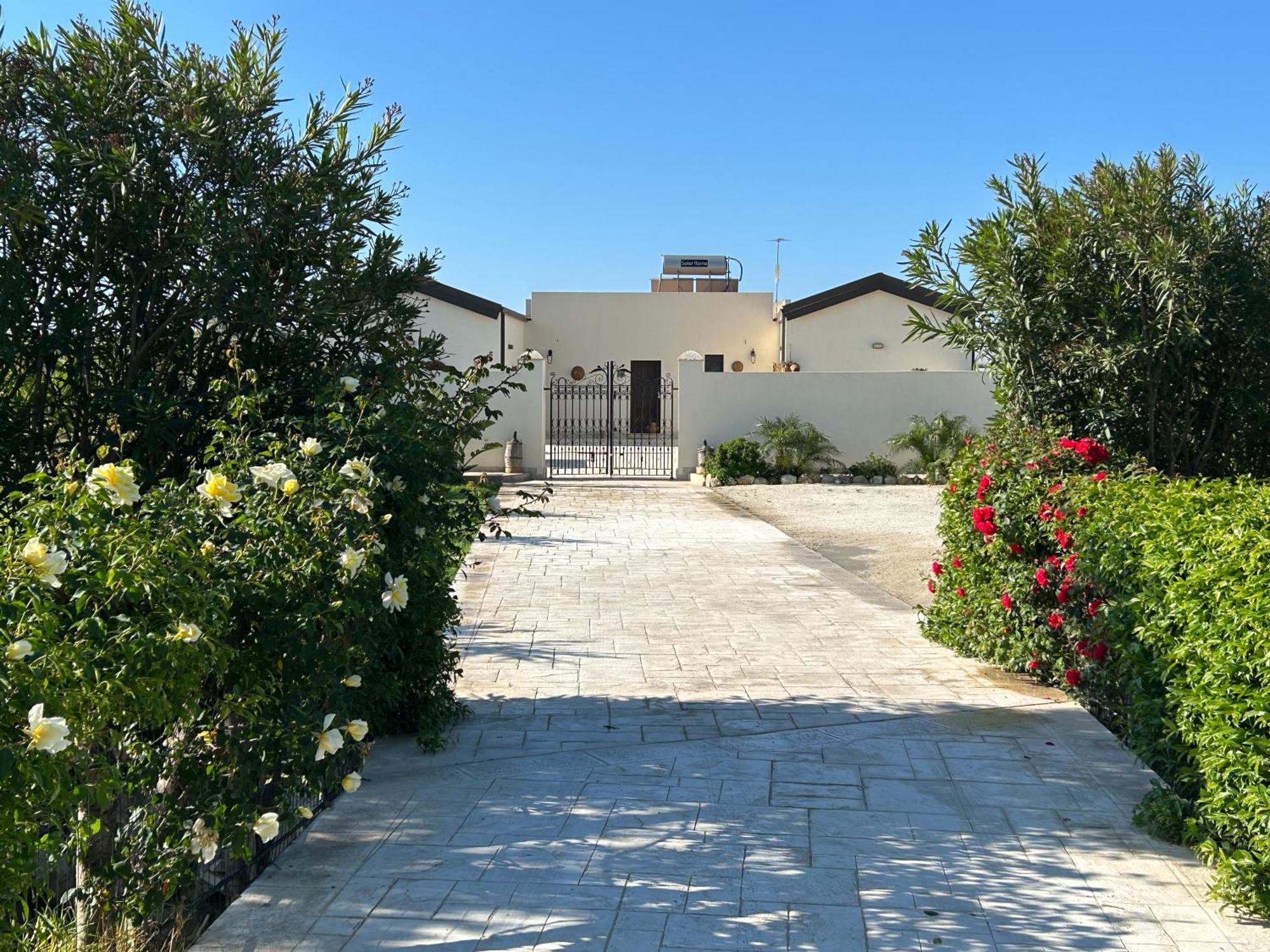 Baglio Il Gelso E L'Ulivo Appartamento Il Fico Noto Exterior photo